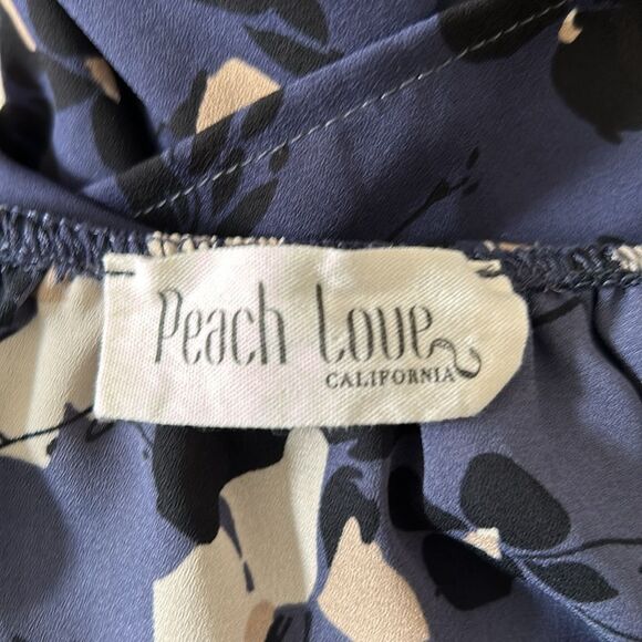 Peach Love California Navy Floral Off Shoulder Romper Size Large - Picture 12 of 12